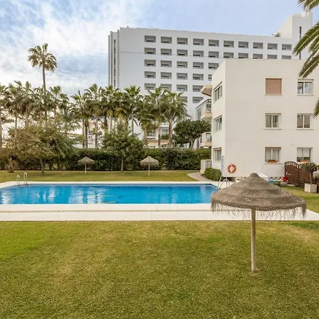 A410 Frontlilne Apartment Nerja