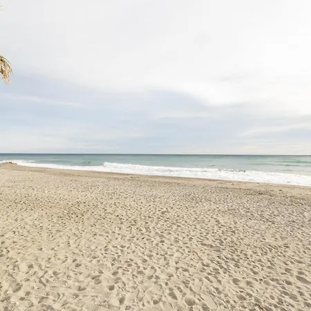 A410 Frontlilne Apartment *