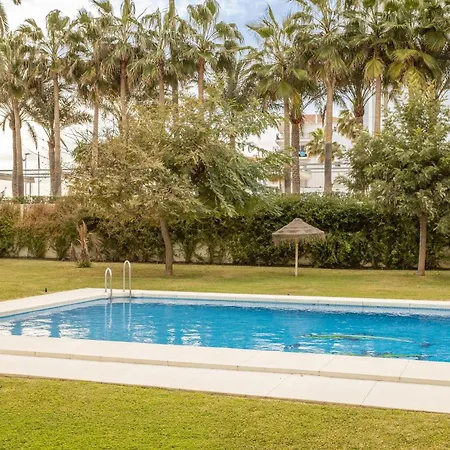 A410 Frontlilne Apartment Nerja